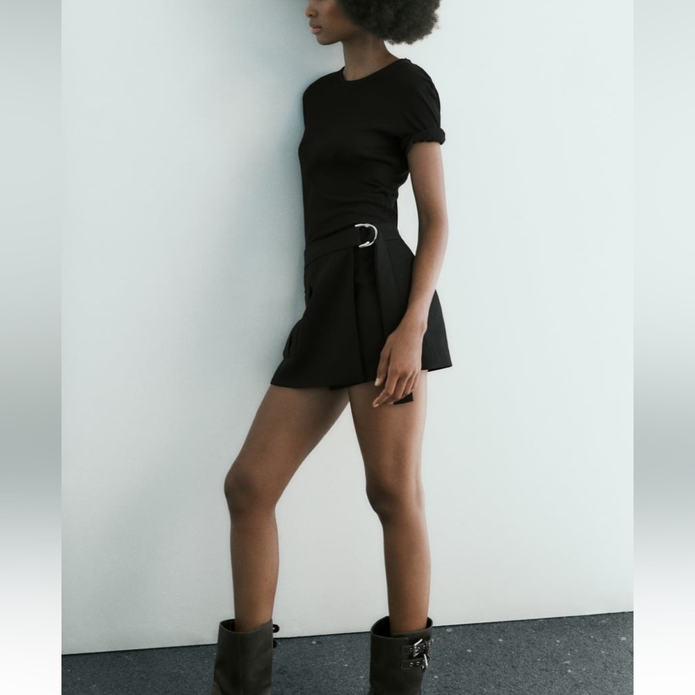 ⚫️ Zara ⚫️ skort - size medium